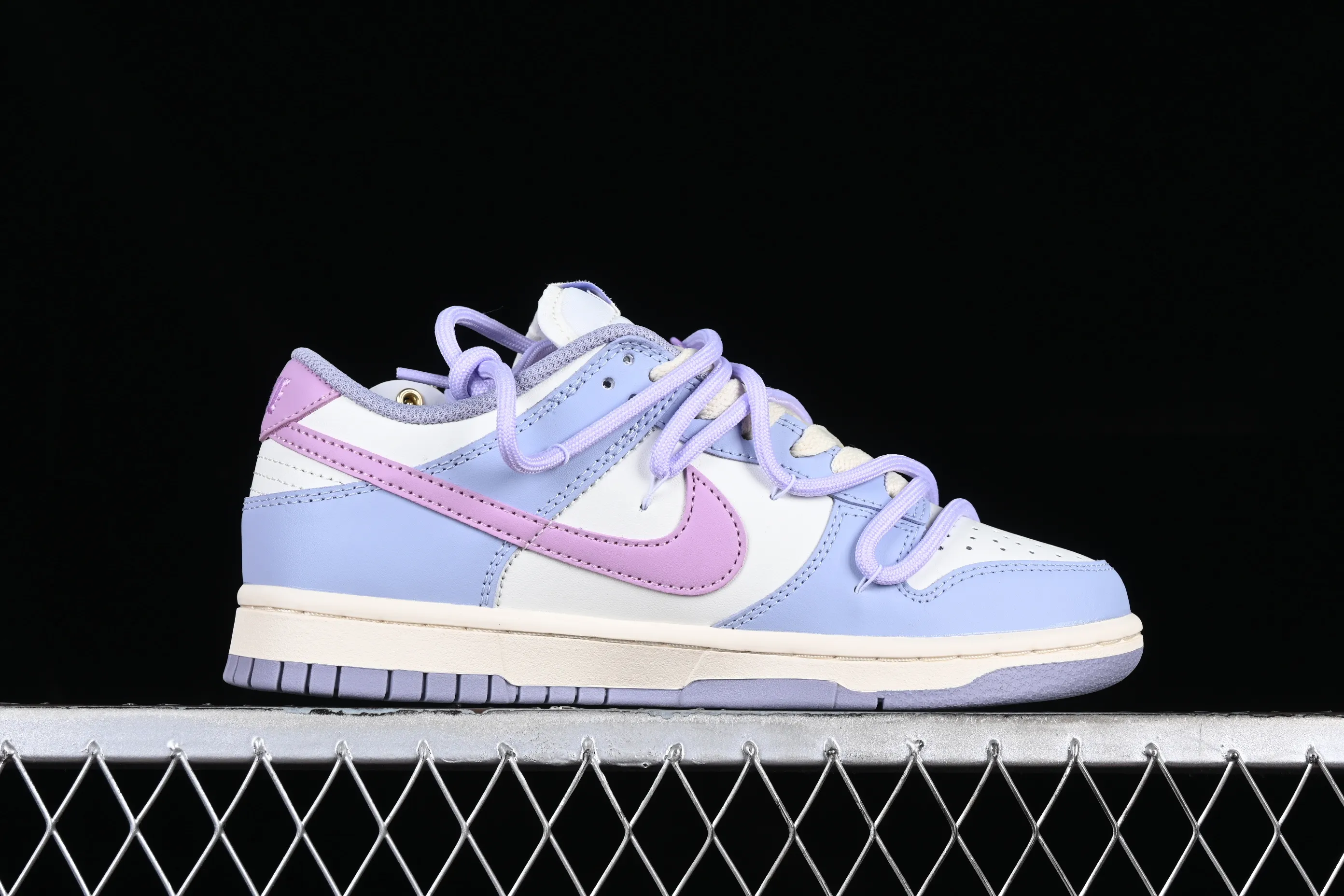 All Categories Nk SB Dunk Series Nk SB Dunk Low Low-top sneakers Nk Dunk Low "RISK" Fantasy French Tulip Love Buckle SB strap low-top casual sneakers DD1503-500